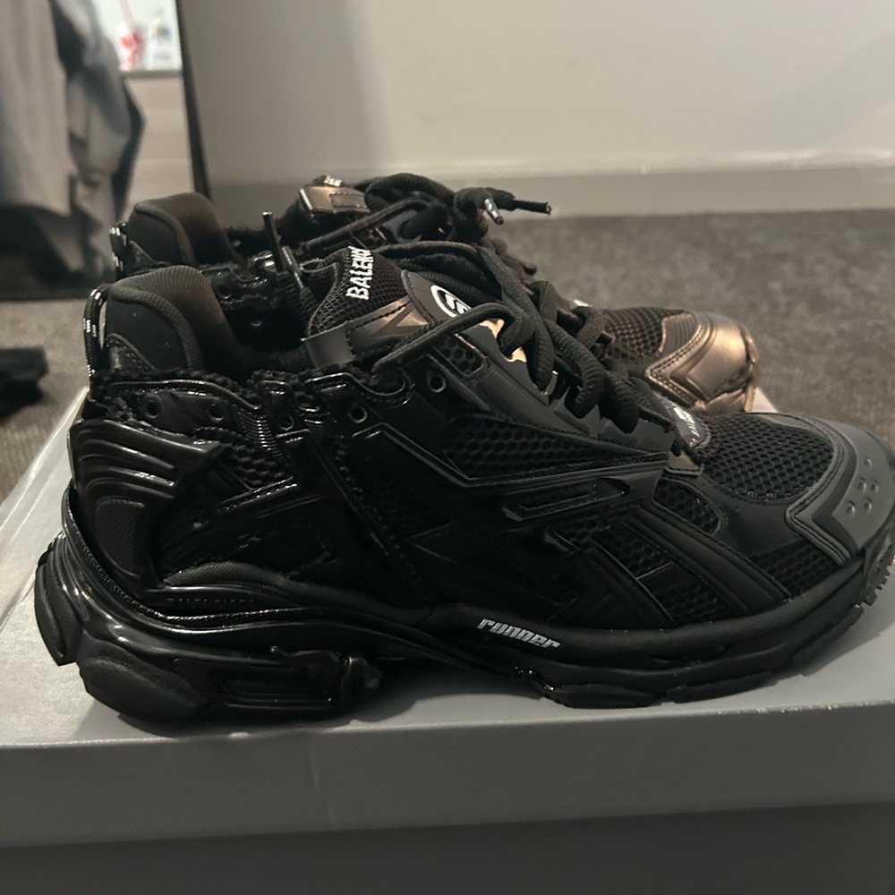Balenciaga Kids Sneakers in Black - Picture 2 of 3